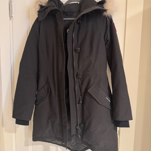 Women's Canada Goose Rossclair Parka Size Medium - Picture 2 of 16